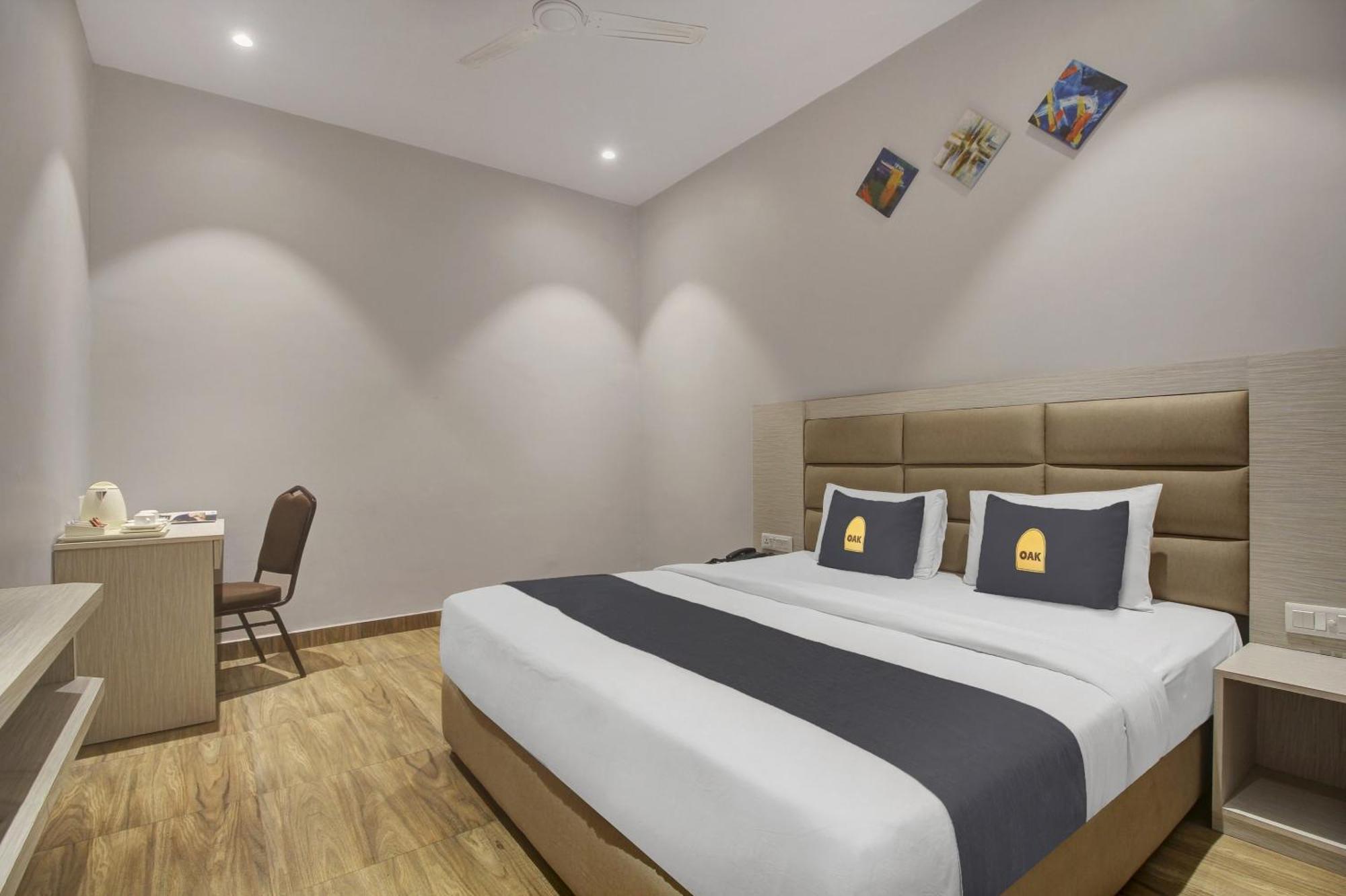 Townhouse Oak Sohotel Hāora Buitenkant foto